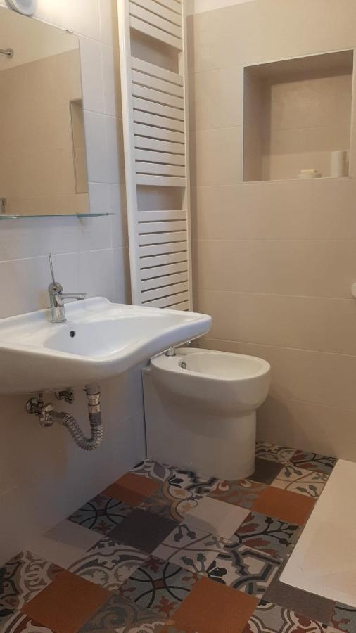 King Room Roll Shower Disability Access